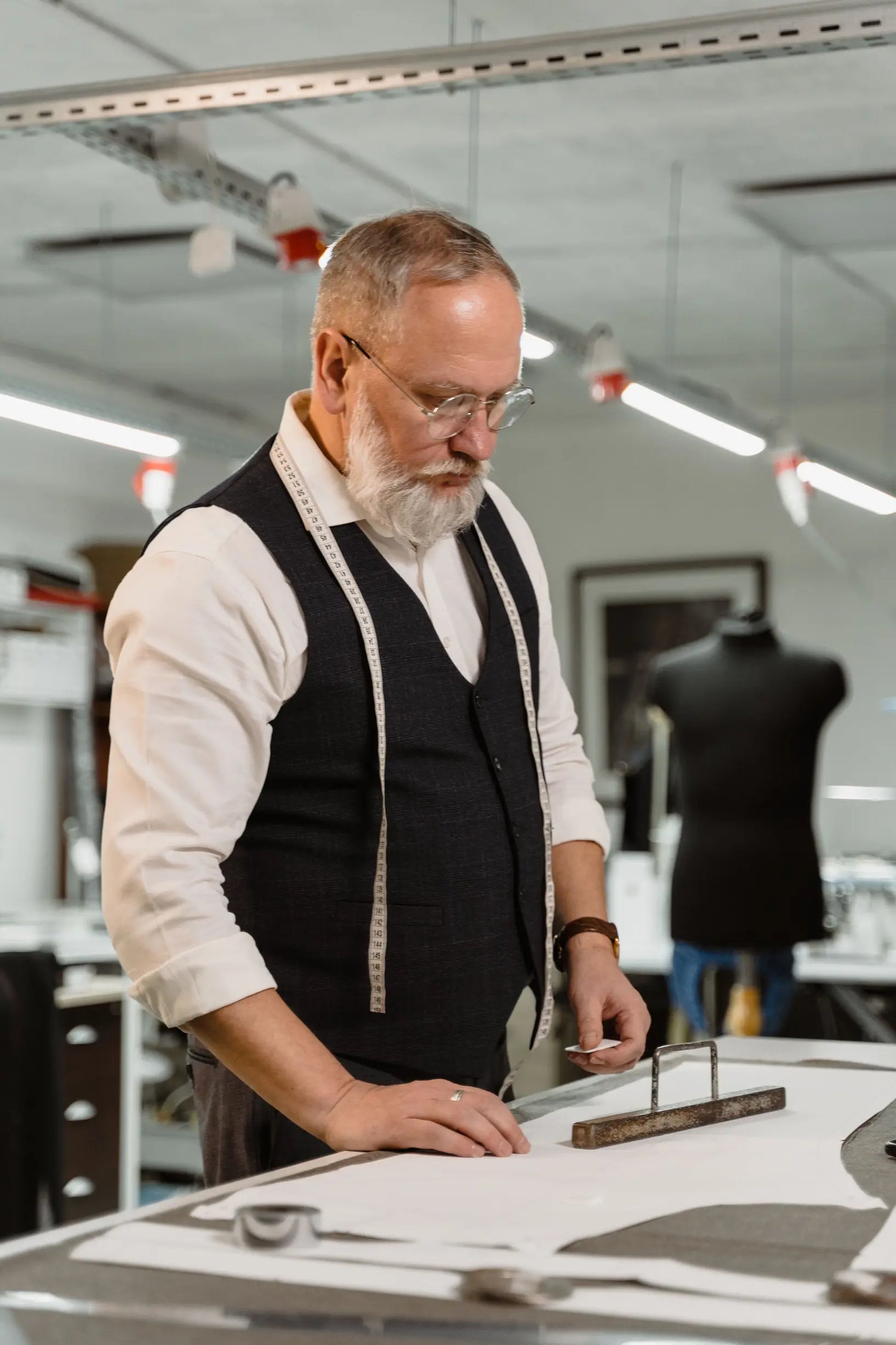 How to Match Colour, Weight, and Weave for a Seamless Repair